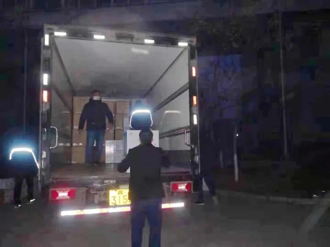 這樣深夜連續作業，已堅持了多日